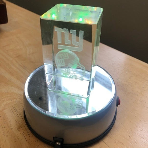 New York Giants Football Team Laser Light 3D‎ Crystal - Picture 4 of 7